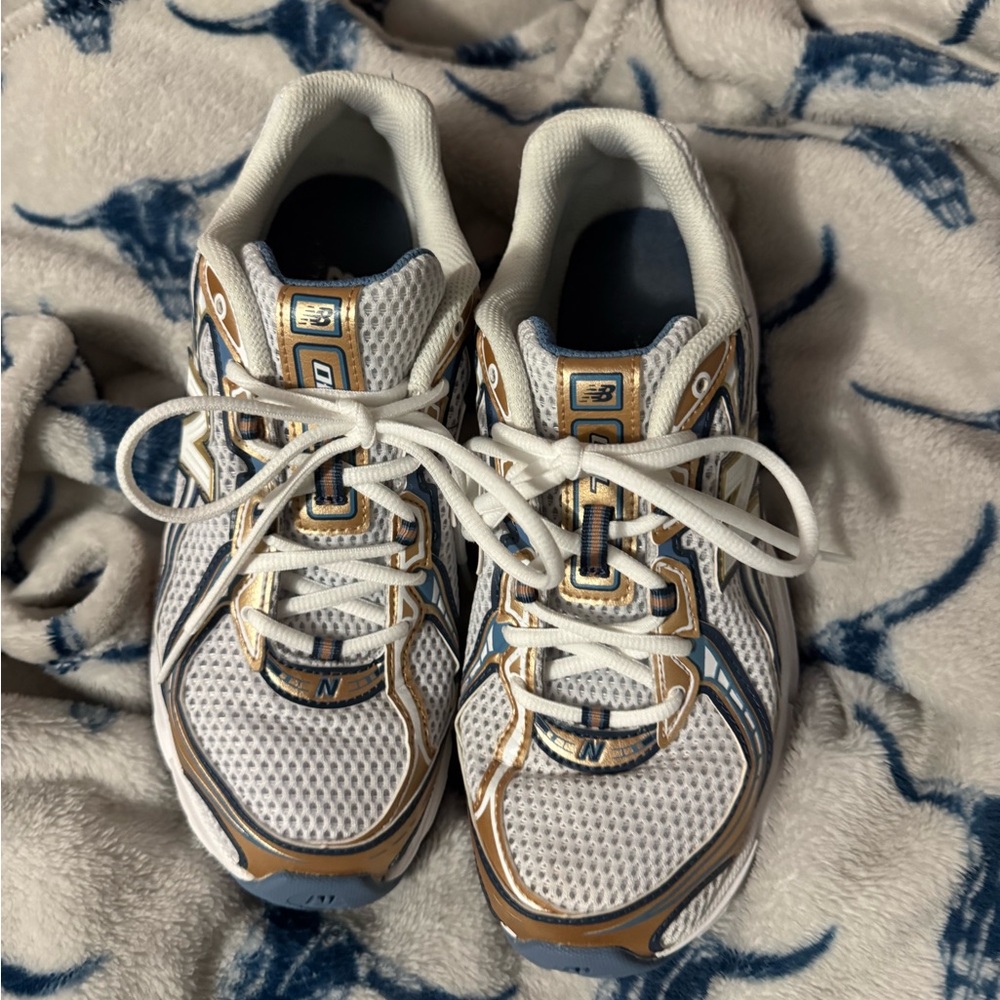 New balance 740